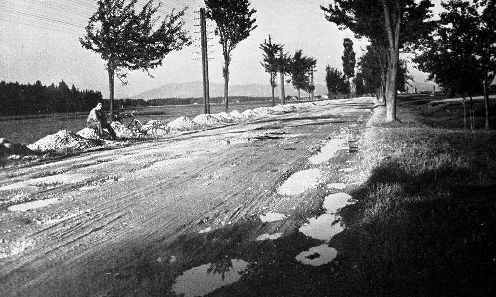 Die Salzburger Reichsstraße, heute Bundesstraße 1 vor dem 2. Weltkrieg - 