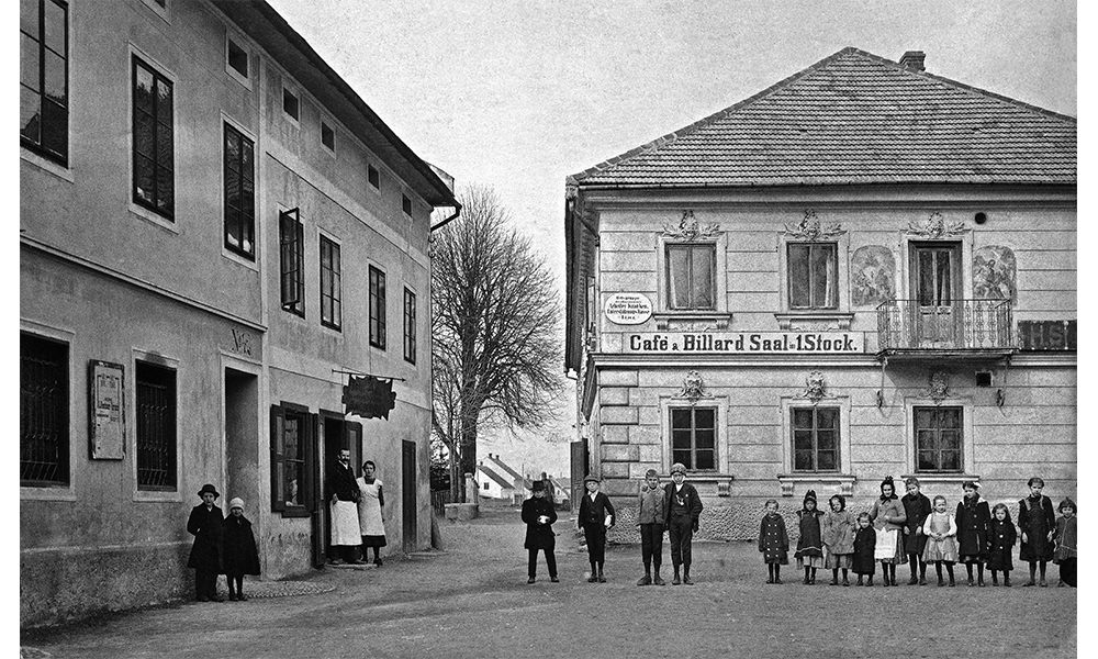 Der Stuböckplatz war im alten Traun der eigentliche Hauptplatz. Hier um 1910 - 