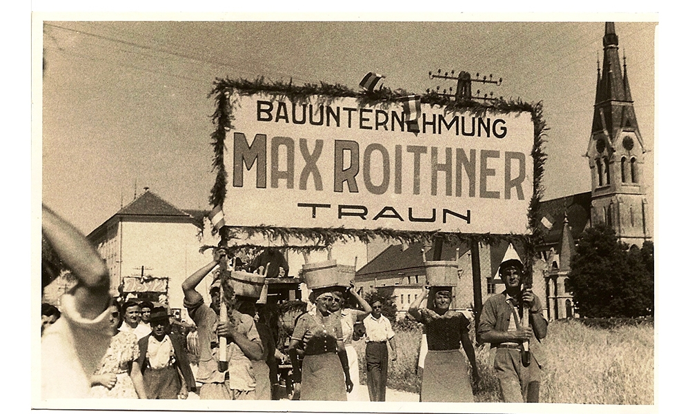 Festzug  zu Ehren 80 Jahre Max Roithner und 100 Jahre Musikverein 1952. Fotograf Haider - 