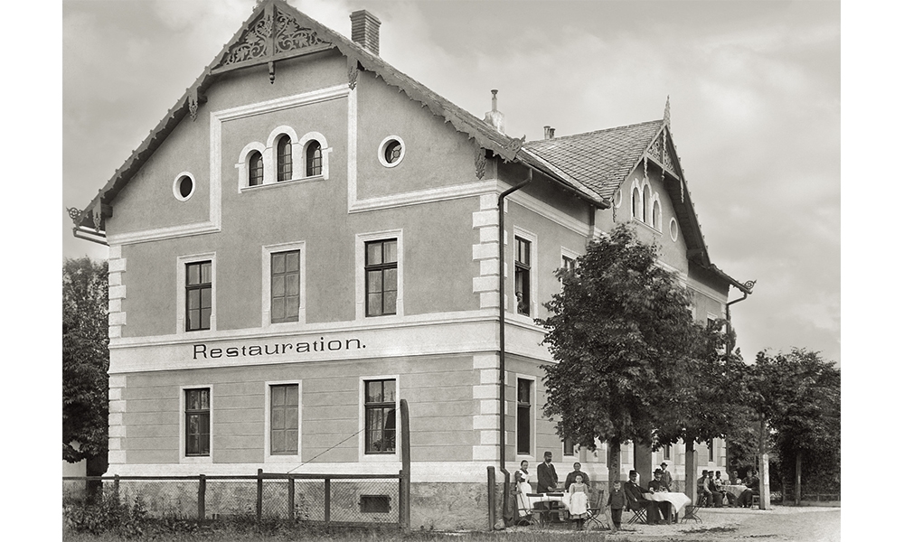 Das Gasthaus Bahnhofrestauration in St. Dionysen. Musste beim Ausbau der Bahngeleise abgetragen werden. - 