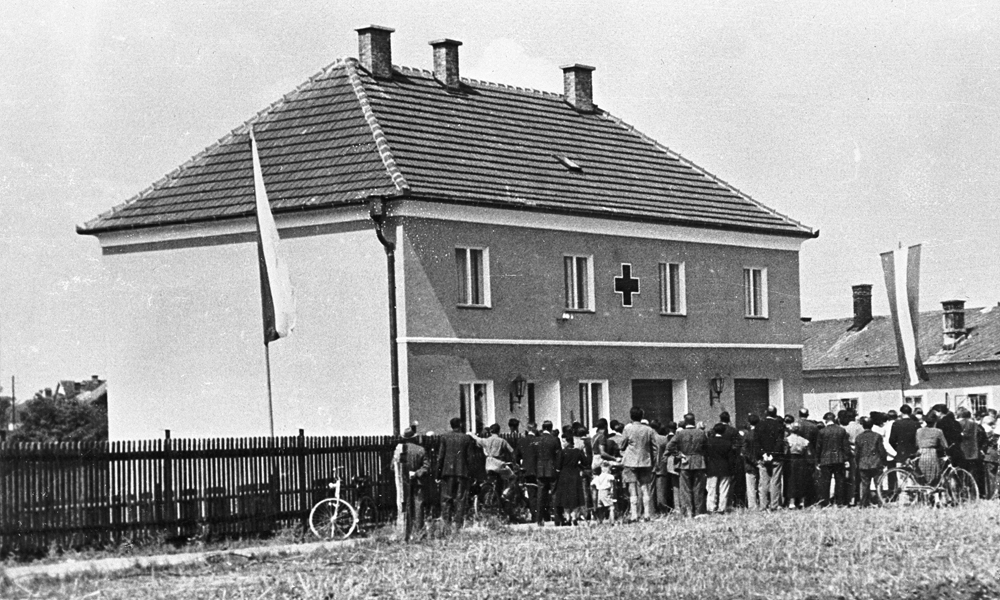 Feierliche Eröffnung der Rot Kreuz Zentrale am Hauptplatz 1950